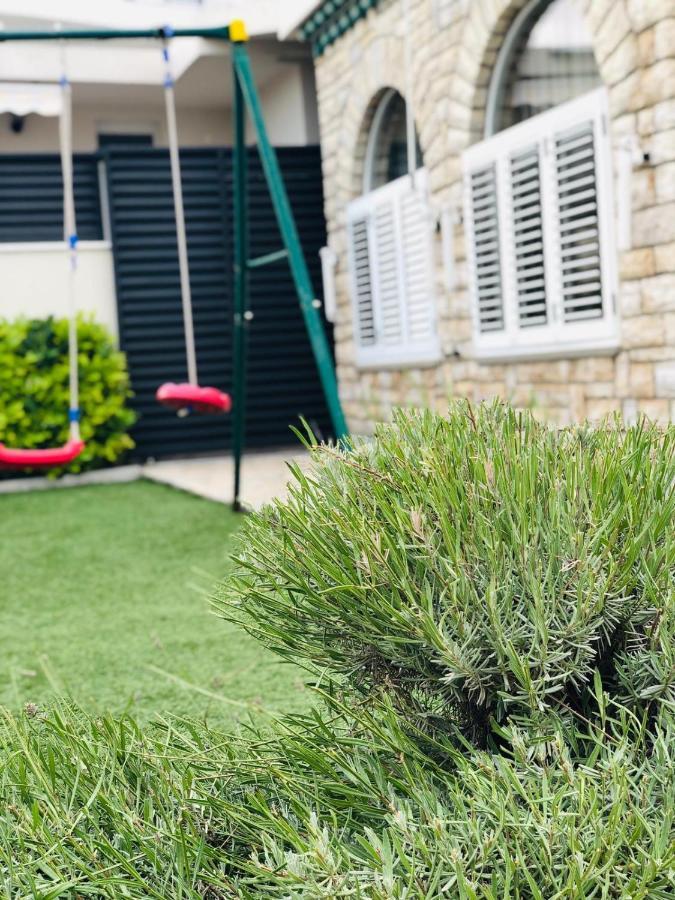 Holiday Home Oliva Водице Экстерьер фото