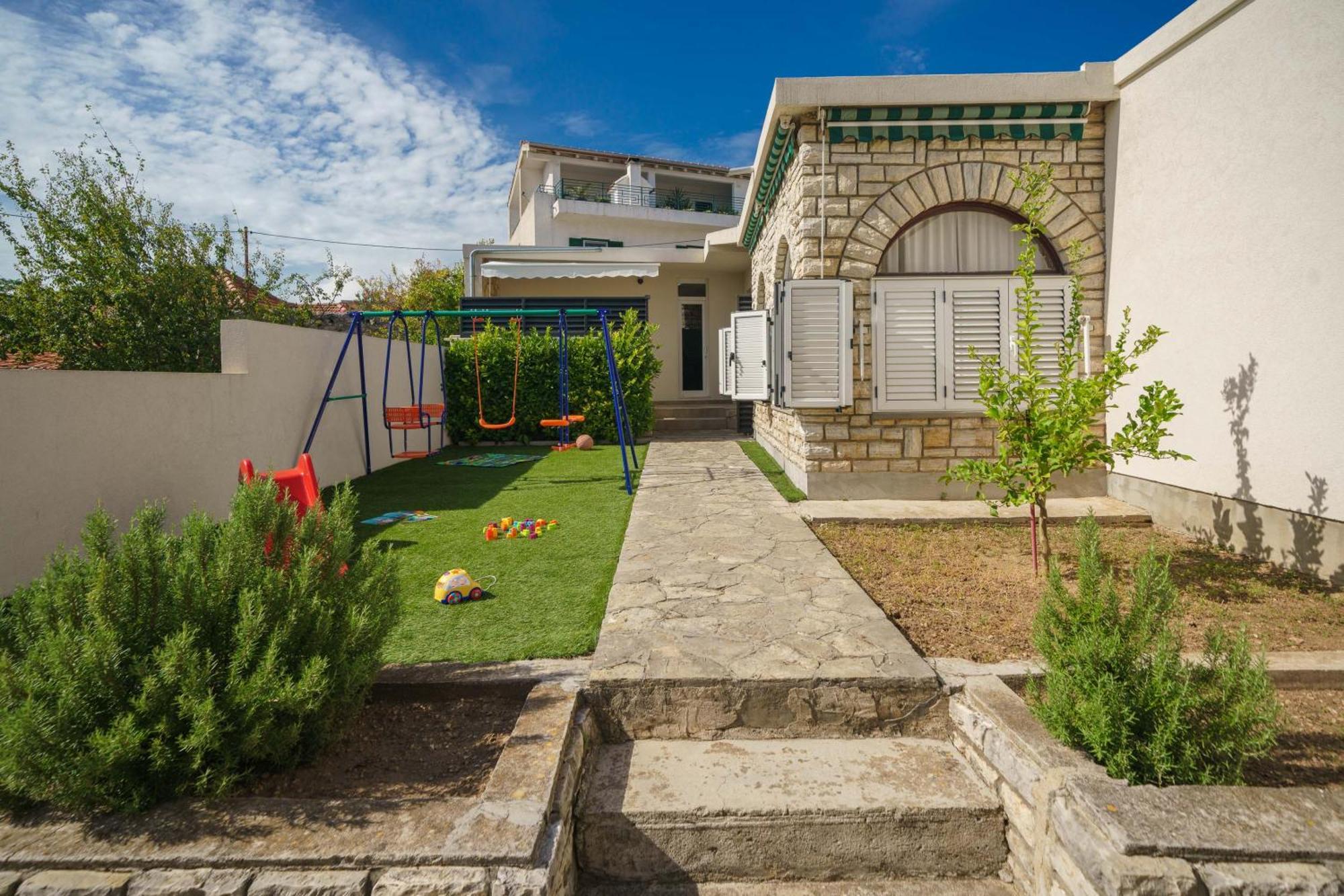 Holiday Home Oliva Водице Экстерьер фото