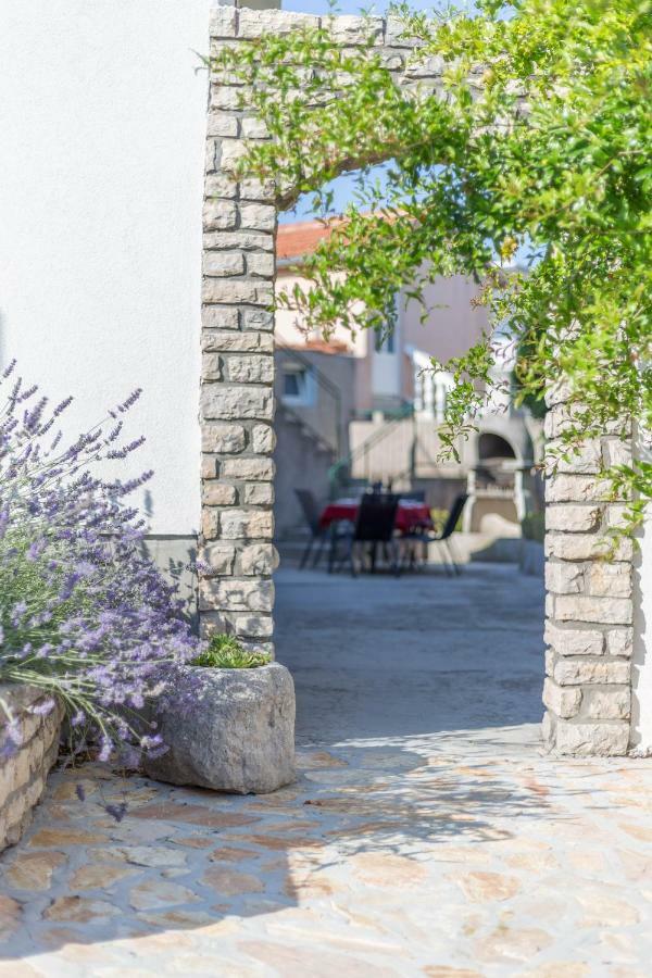 Holiday Home Oliva Водице Экстерьер фото