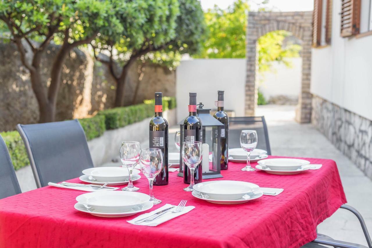 Holiday Home Oliva Водице Экстерьер фото